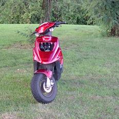 PGO Hot 50 nakket a panserne