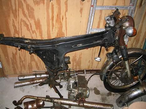 Yamaha fs-1 4 gear - sådan så den ud lige da vi hentede den og havde skilt den ad billede 3
