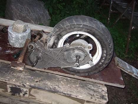 Aprilia Sonic - motor.. er meget beskidt på billeder.. men det bliver der gjort noget ved.. billede 3