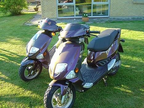 PGO Dr. Big Perlen solgt - den anden man kan se er min fætters de er helt ens ud over han køre med tun og det gør jeg ikke billede 4