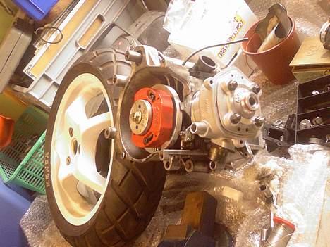 Yamaha SpyRox LC SOLGT - TS06 monteret på motoren, squishen endte med 0.55 og fortændingen er stilt til 1.4 f.t. efter de røde streger billede 12