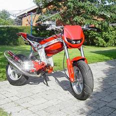 Suzuki Street Magic - Solgt