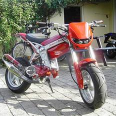 Suzuki Street Magic - Solgt