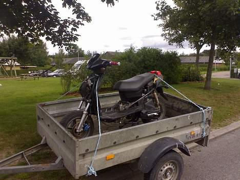 CPI Husasar -solgt- - så er den på vej over til en kammerat der havde lovet og kigge lidt opå kaburatoren, og i sær lige få skiftet dysen. billede 15