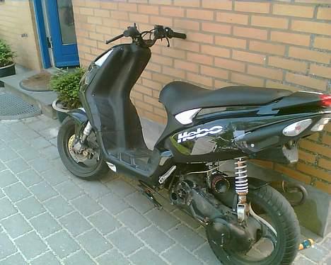 Piaggio NRG Mc3 'micQ' (solgt) - Nyt, den flænge er lavet og slebet, lidt med vandslibepapir, kan ikke mærkes mere, skal bare lige males. billede 18