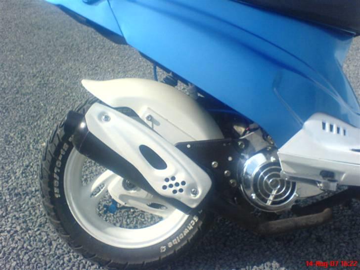 PGO Hot 50 (SOLGT) - Dr. Big fælg, Udstødningen og den hvide bagskærm !! billede 4