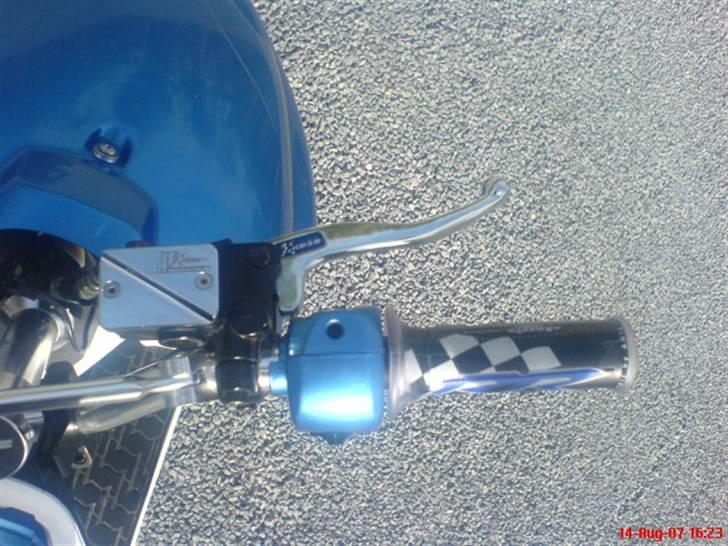 PGO Hot 50 (SOLGT) - Indfarvet hjelmrum, harris håndtag, chrome bremsevæske låg + krebklinge, LIR!! billede 7