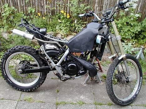 Suzuki RMX -=Team VSR=- - Da jeg fik hende, var hun lilla, sort og hvid og pisse rusten... men det fik jeg sat skik på billede 6