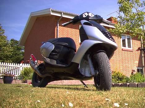 Aprilia sonic SOLGT billede 1