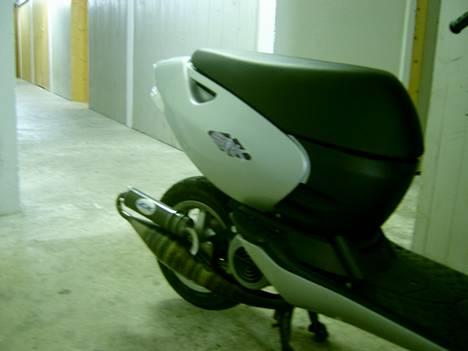 Aprilia Sonic - Leovinci ZX ... Ser den ikke lidt hvid ud her, sonicen? billede 4