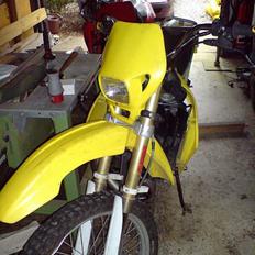 Suzuki Rmx