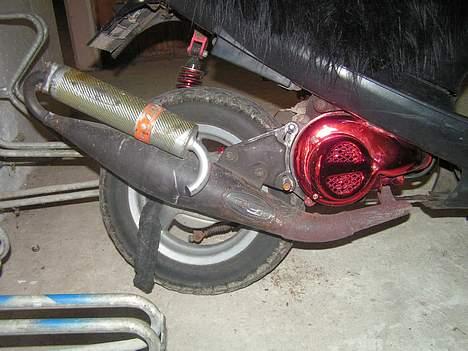 Yamaha JOGspace/pelsdyr TIL SALG - så min udst..... den ser sQ ikk godt ud, men den yder pænt okæ..!! billede 14