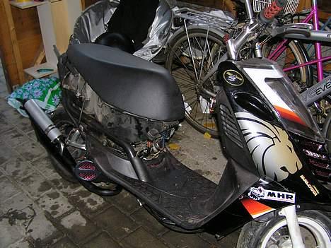 Aprilia Sonic / Er blevet stjålet - Er under renovering ! ( Cylinder skift, Karbu skift, rulle skift, Tænding skift ) + div Gøjl ! billede 10