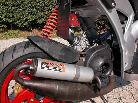 Gilera Ice *solgt* - Tja. Luftfilteret kunne pege opad - så det kom det til. Bemærk "flappen" til at tage vandet billede 11