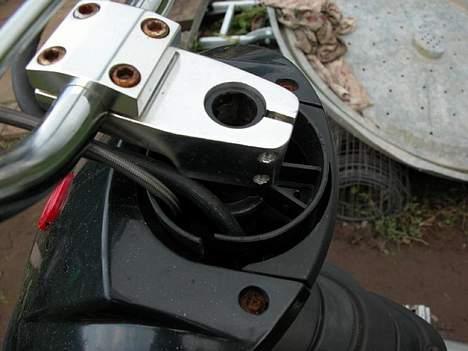 Gilera Ice *solgt* - Bartstyr. Trykket næsten helt på plads - skal den længere ned, så er der ikke plads til "kabelholderen"  billede 15