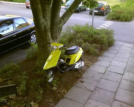 Yamaha jog fs total skadet billede 10