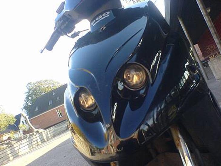 {{currentPhoto.altText}} billede {{currentPhoto.number}}