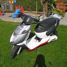 Aprilia sonic "byttet til space"