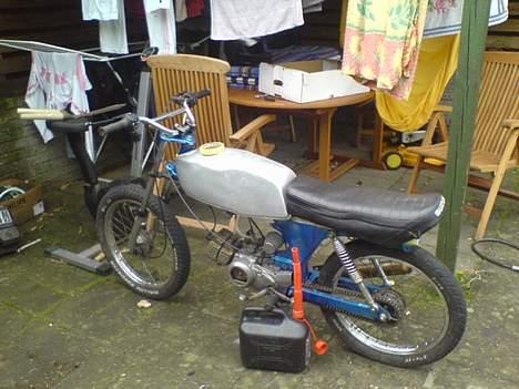 Suzuki Dm50 Projekt . SOLGT . - Stort set færdig . Mangler bare nyt sæde og ny udst. evt. . billede 11