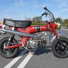 Honda Dax ST