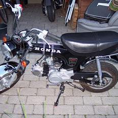 Skyteam honda dax solgt for 6000