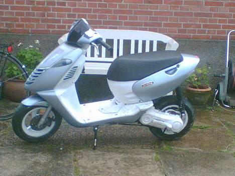 Aprilia Team Extreme | Nakket :( billede 5