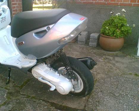 Aprilia Team Extreme | Nakket :( billede 6