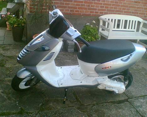 Aprilia Team Extreme | Nakket :( billede 9