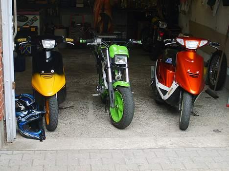 Yamaha Jog Fs (Denne som er lavet om til cykel&scooterhus - Sune g`s i midten  billede 4