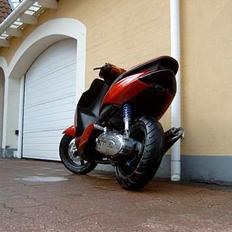 Yamaha Jog R. R=Racing