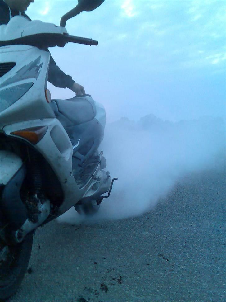 Peugeot Speed Fight 1 - ja lidt røg kommer der da billede 15