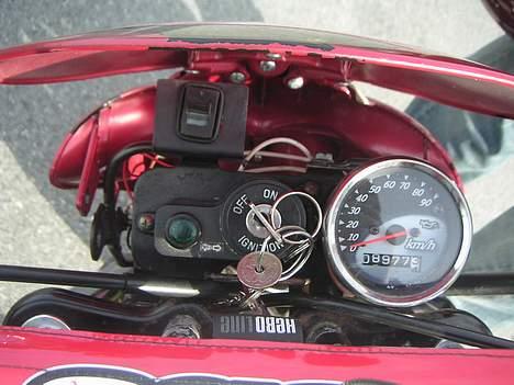 Suzuki **most wanted**- projekt - kontakt til neon... der kommer på så jeg kan få dem til at blinke... det nedslidte malling snakker vi ikke om ;) billede 13