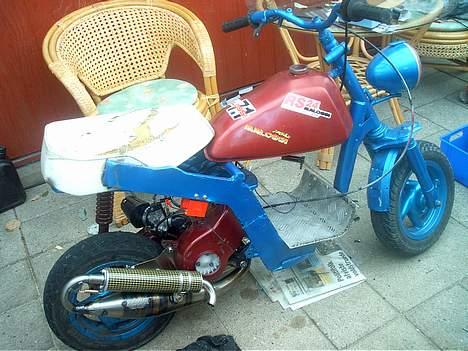 Piaggio zip ombygget Ac men vild - man må sige at skindet bedrager den er ikke flot men syg hurtig billede 1