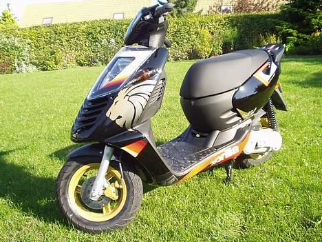 Aprilia Sonic Solgt - lige et billede fra haven  billede 1