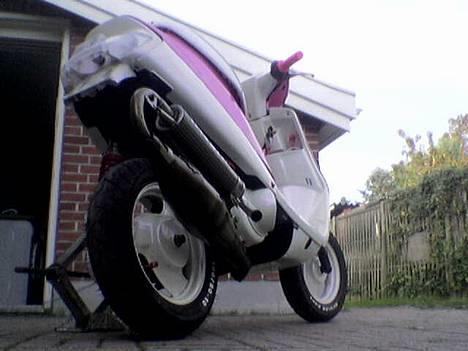 Yamaha Jog FS $->Pink-Dræber<-$ billede 2