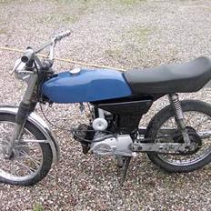 Yamaha DX 4-gear (solgt)