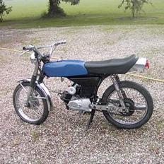 Yamaha DX 4-gear (solgt)