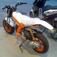 Suzuki Street magic Solgt