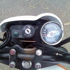 Suzuki Street magic Solgt