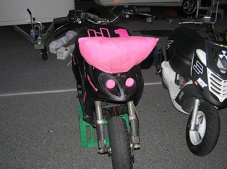 Piaggio tyff Evo LC 7500 kr - lidt pude fix det er lidt gøjl :D billede 4