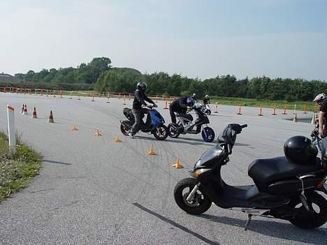 Aprilia SR 70 LC (Solgt i dele) - SW, med Mitzilder på billedet :b billede 17