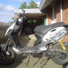 PGO Pmx Naked tilsalg