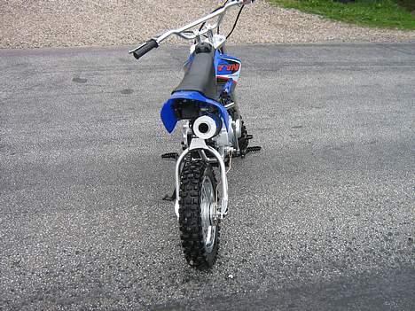 MiniBike Fym 125ccm TILSALG. - Ja der er sku ikke meget pot i det, der er bare direkte gennemgang, den lyde enlig helt godt billede 4