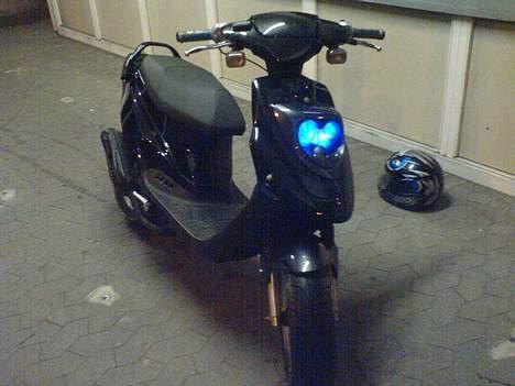 PGO Hot 50 / SOLGT - Skråt forfra. billede 3