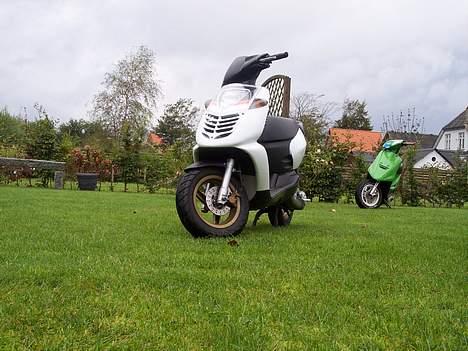 Aprilia Sonic [Stjålet :( ] - Man kan lige se min Jog i baggrunden. billede 11