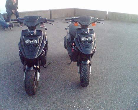 PGO Hot 50 (Solgt) - Min er den med orange blink.. billede 1