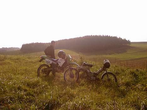 Derbi Senda r - det er så mig og min ven der er ude og køre lidt offroad :D billede 9