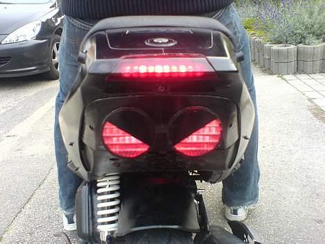 PGO A Dr.Big | BYTTET TIL HOT - de lækkert med øjne i nakken  billede 2