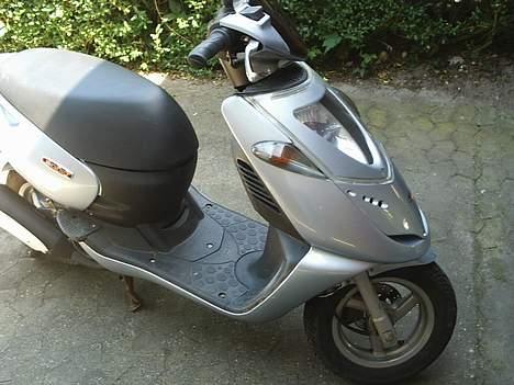 Aprilia Sonic billede 2