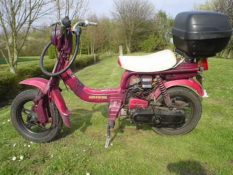 Suzuki FZ 50 SOLGT - som den så ud før jeg malet den billede 9